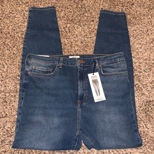 NWT skinny jeans by forever 21